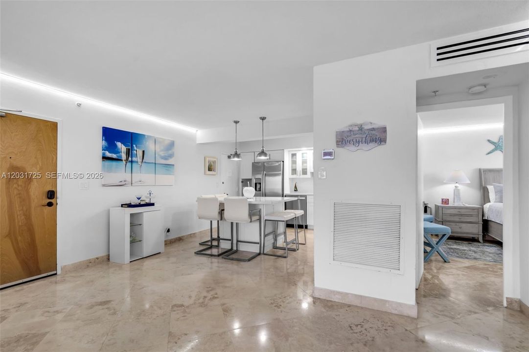 For Rent: $4,500 (2 beds, 2 baths, 1100 Square Feet)