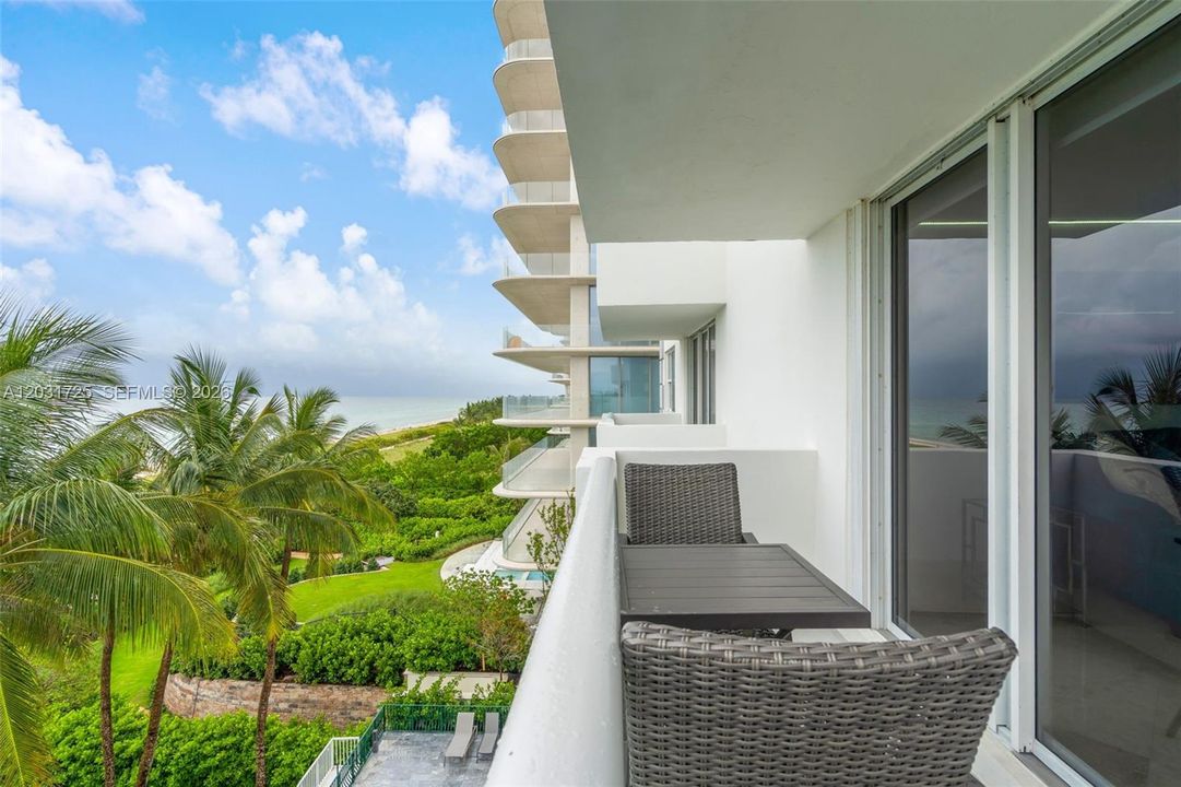For Rent: $4,500 (2 beds, 2 baths, 1100 Square Feet)