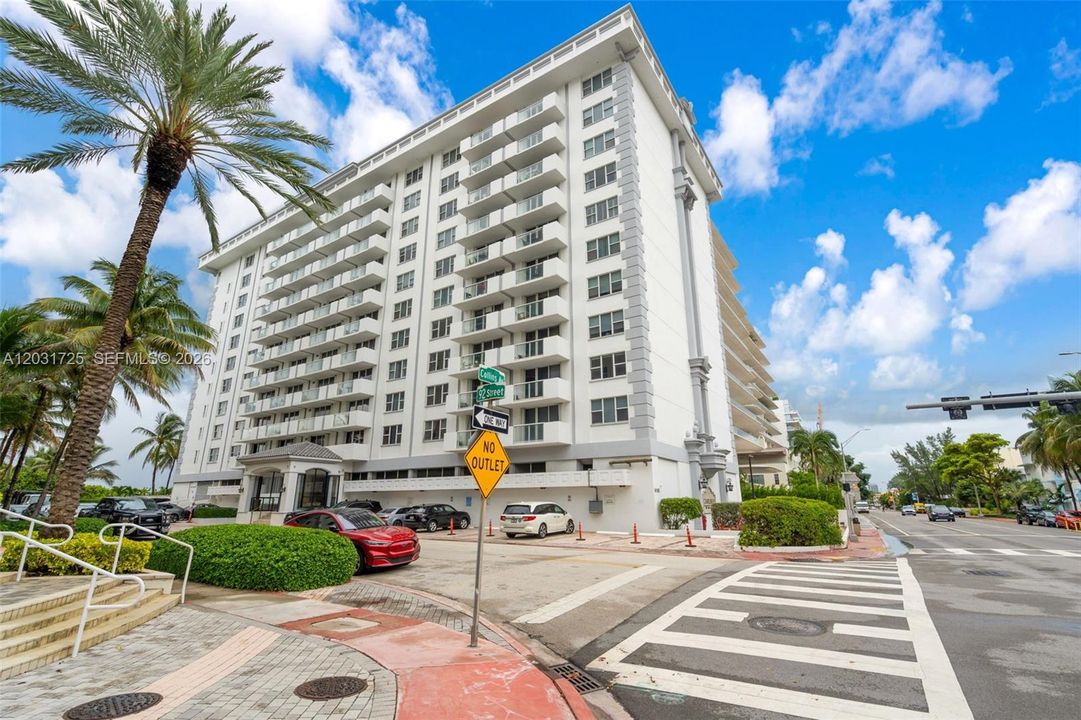 For Rent: $4,500 (2 beds, 2 baths, 1100 Square Feet)