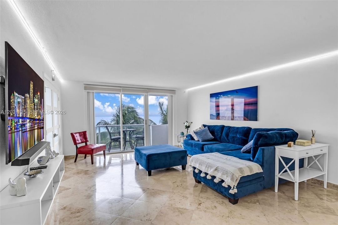 For Rent: $4,500 (2 beds, 2 baths, 1100 Square Feet)