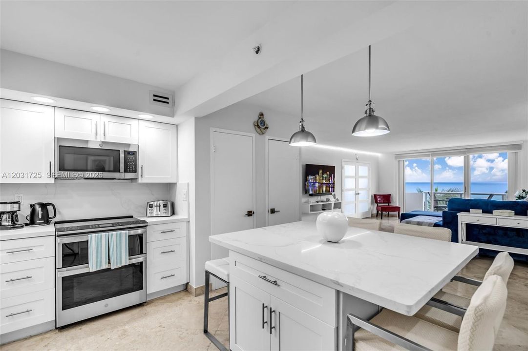 For Rent: $4,500 (2 beds, 2 baths, 1100 Square Feet)