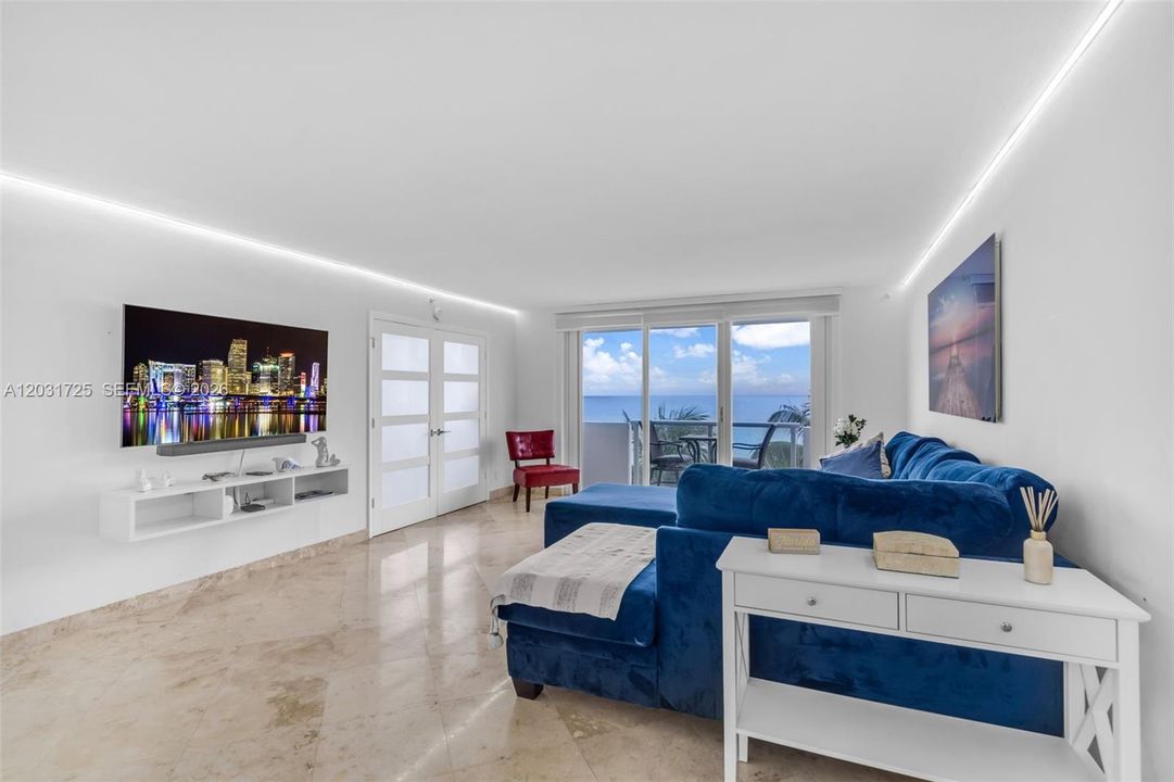 For Rent: $4,500 (2 beds, 2 baths, 1100 Square Feet)