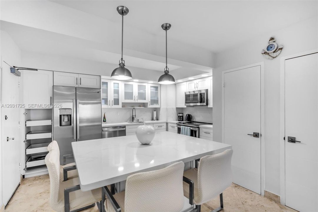 For Rent: $4,500 (2 beds, 2 baths, 1100 Square Feet)