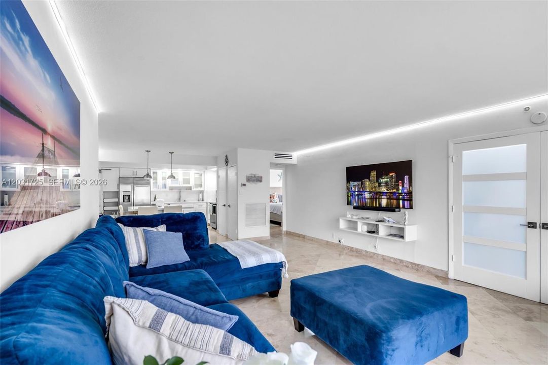 For Rent: $4,500 (2 beds, 2 baths, 1100 Square Feet)
