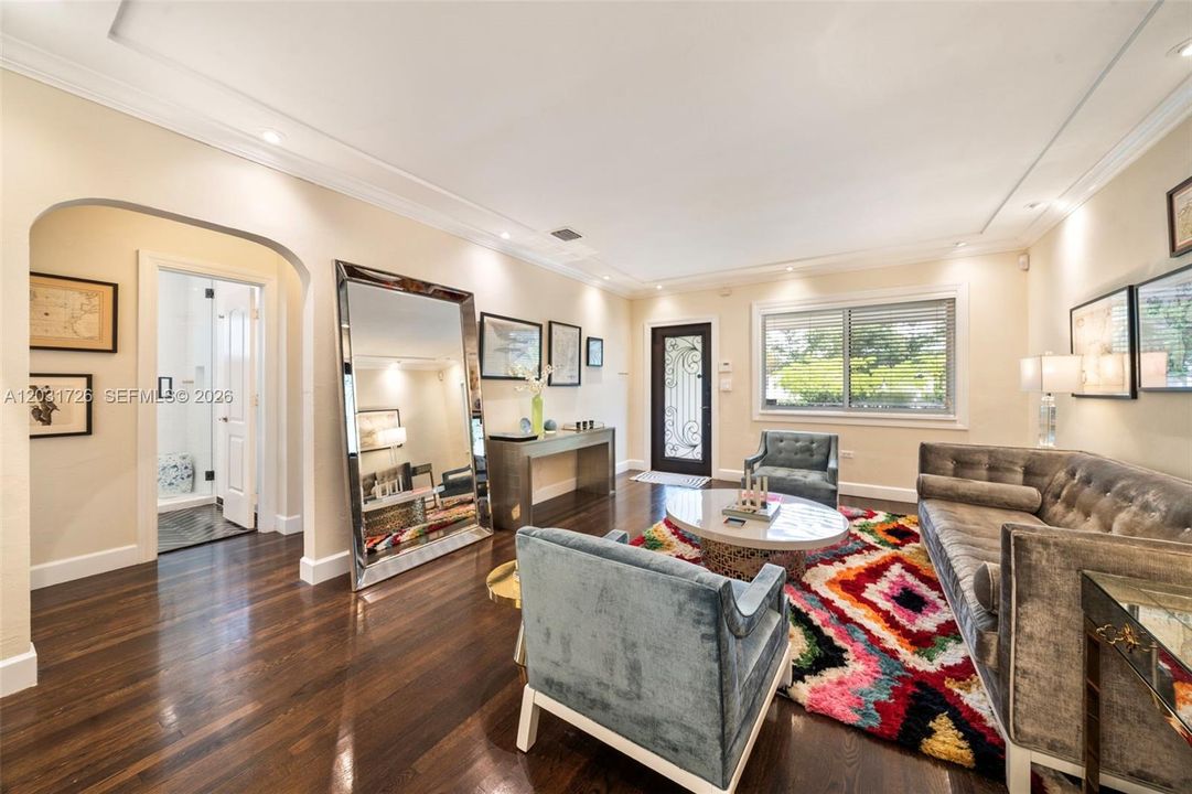For Sale: $1,090,000 (3 beds, 1 baths, 1504 Square Feet)