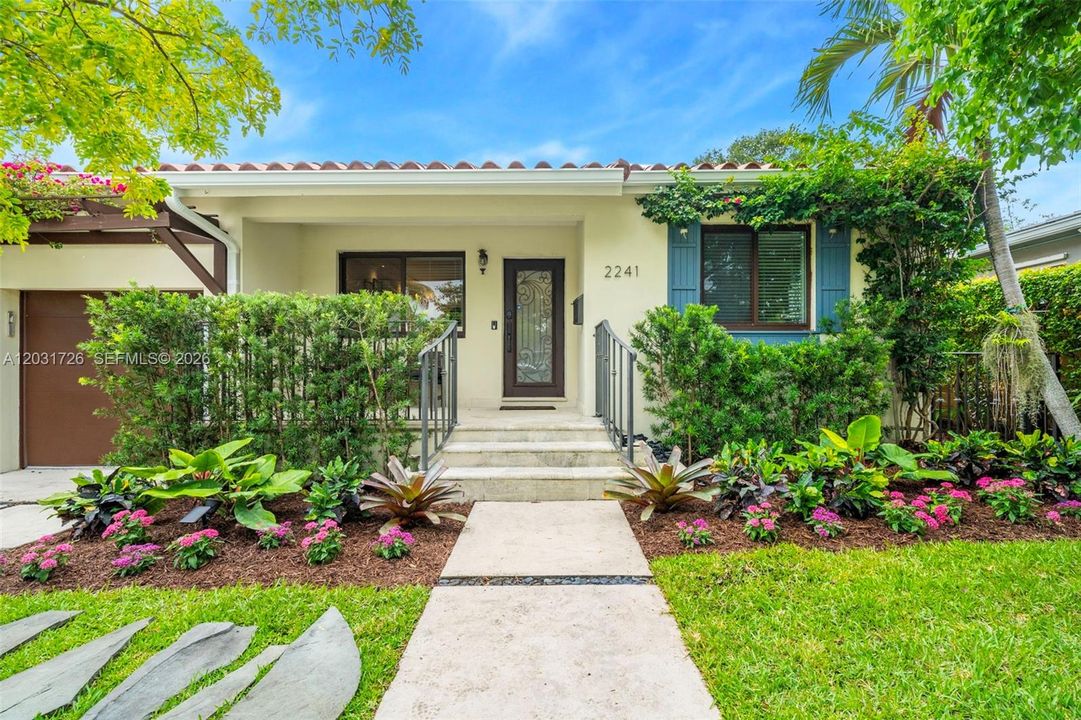 For Sale: $1,090,000 (3 beds, 1 baths, 1504 Square Feet)