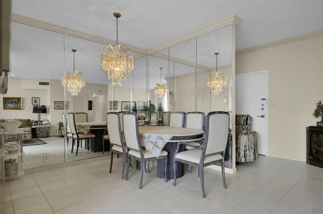 For Sale: $825,000 (2 beds, 2 baths, 1134 Square Feet)