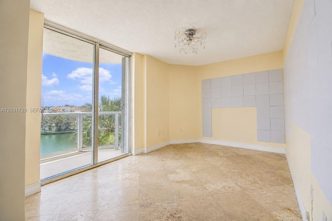 For Sale: $784,900 (3 beds, 2 baths, 1390 Square Feet)
