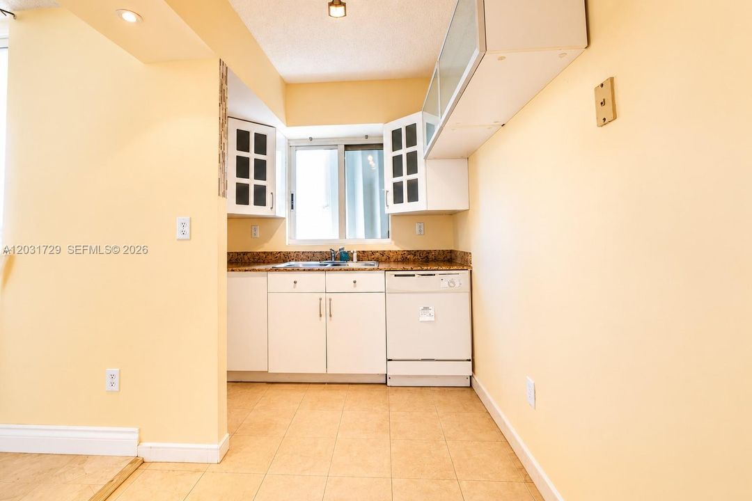 For Sale: $784,900 (3 beds, 2 baths, 1390 Square Feet)