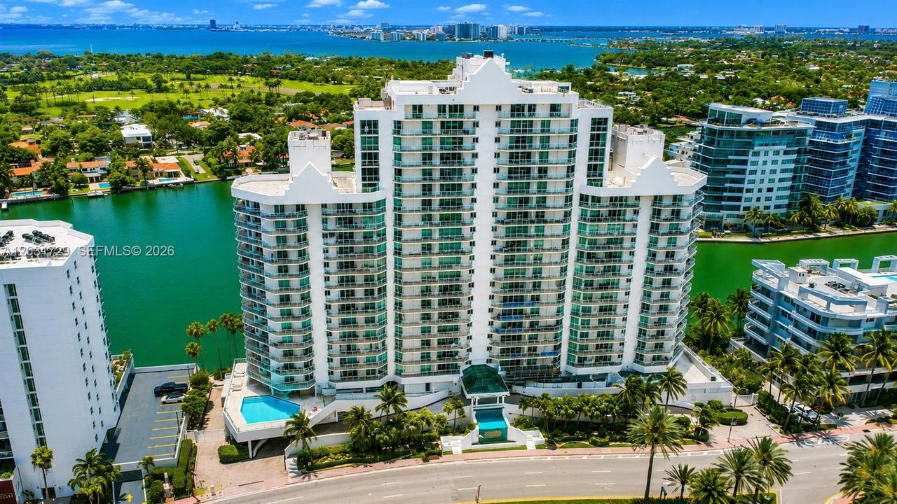 For Sale: $784,900 (3 beds, 2 baths, 1390 Square Feet)