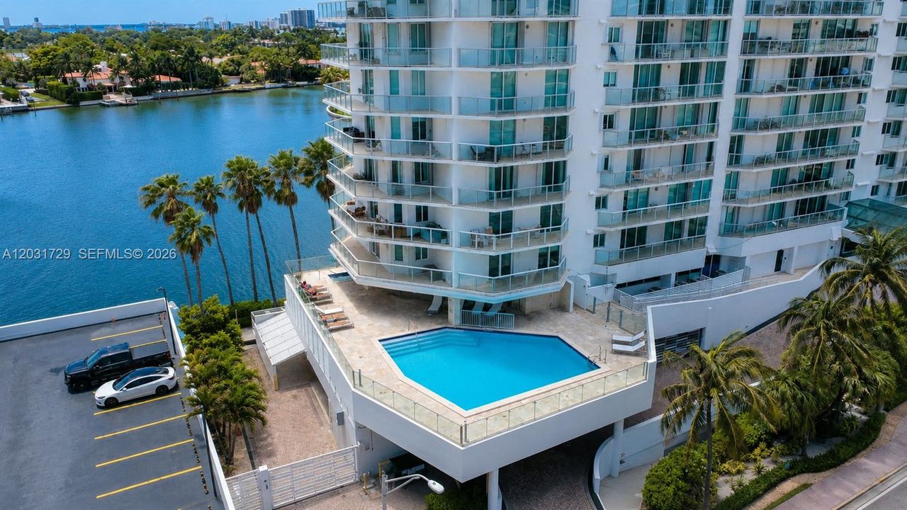 For Sale: $784,900 (3 beds, 2 baths, 1390 Square Feet)