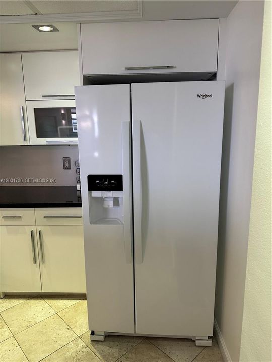 For Rent: $3,450 (2 beds, 2 baths, 908 Square Feet)