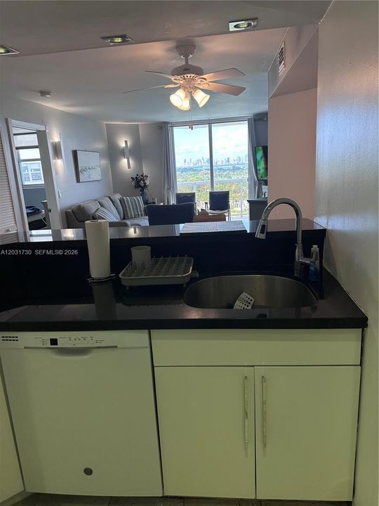 For Rent: $3,450 (2 beds, 2 baths, 908 Square Feet)