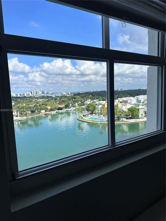 For Rent: $3,450 (2 beds, 2 baths, 908 Square Feet)