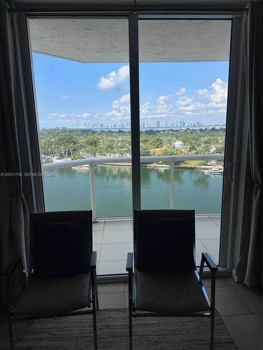 For Rent: $3,450 (2 beds, 2 baths, 908 Square Feet)