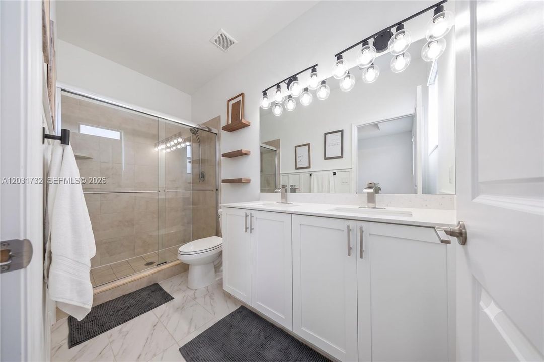 For Sale: $379,000 (3 beds, 3 baths, 1326 Square Feet)