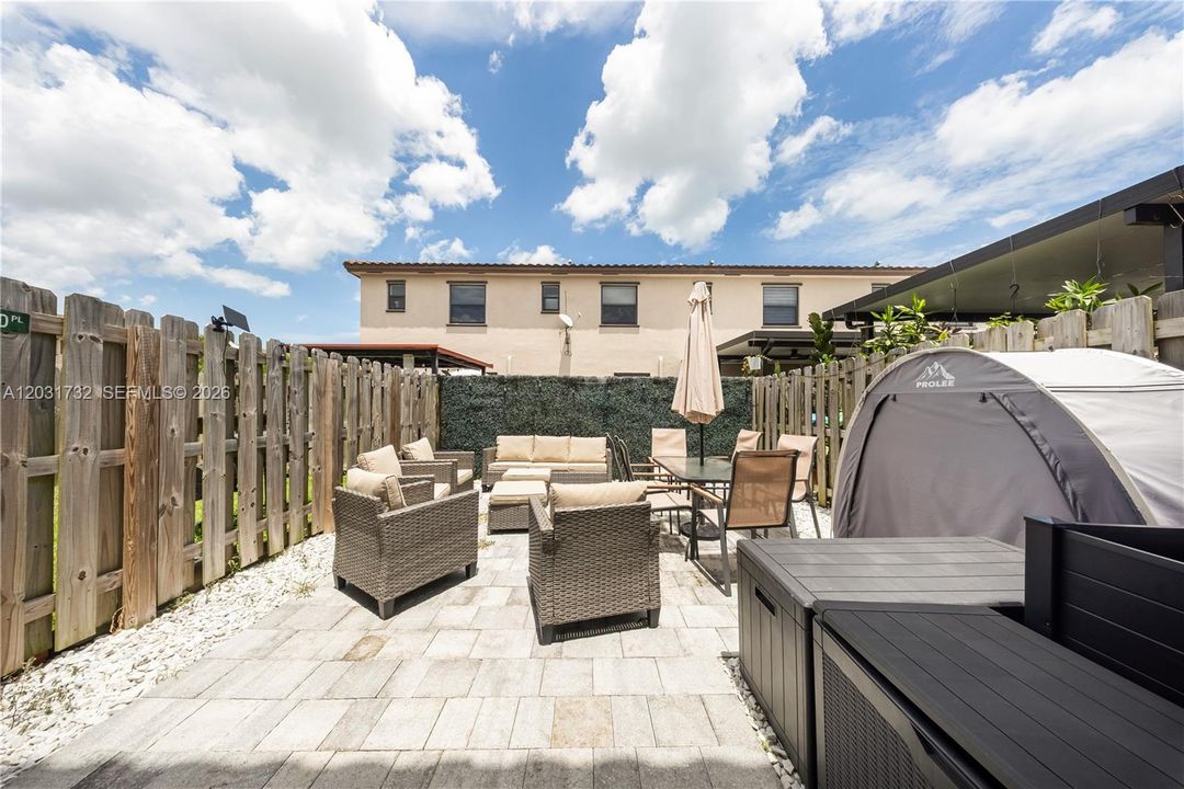 For Sale: $379,000 (3 beds, 3 baths, 1326 Square Feet)