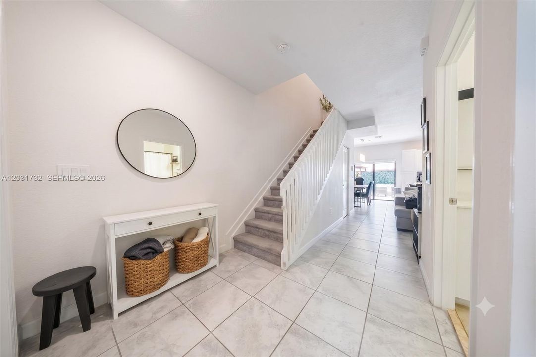 For Sale: $379,000 (3 beds, 3 baths, 1326 Square Feet)