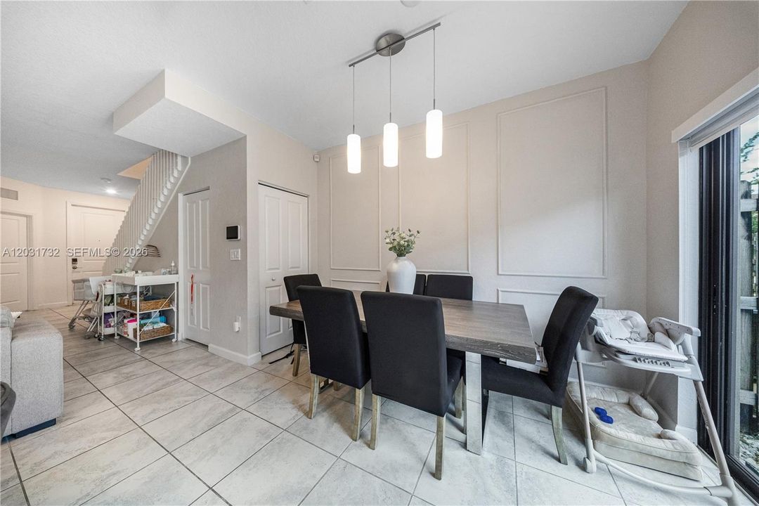 For Sale: $379,000 (3 beds, 3 baths, 1326 Square Feet)