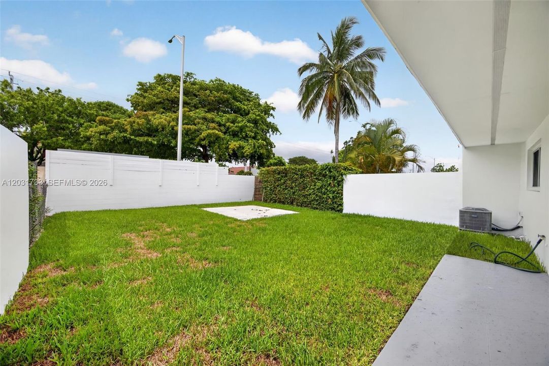 For Rent: $2,850 (2 beds, 1 baths, 960 Square Feet)