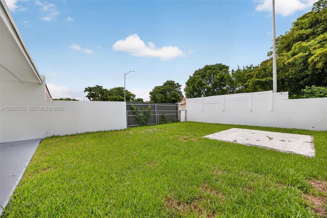 For Rent: $2,850 (2 beds, 1 baths, 960 Square Feet)