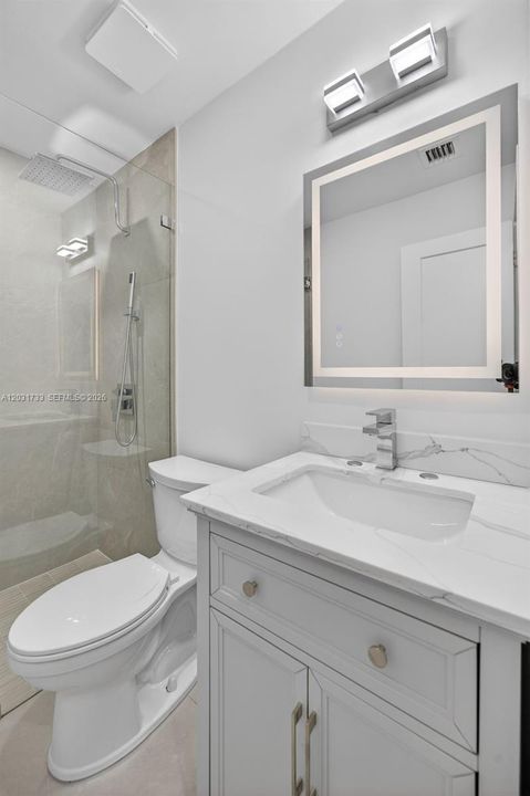 For Rent: $2,850 (2 beds, 1 baths, 960 Square Feet)