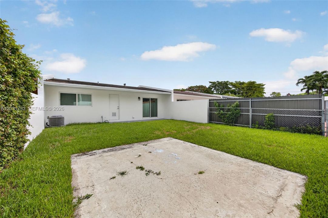 For Rent: $2,850 (2 beds, 1 baths, 960 Square Feet)