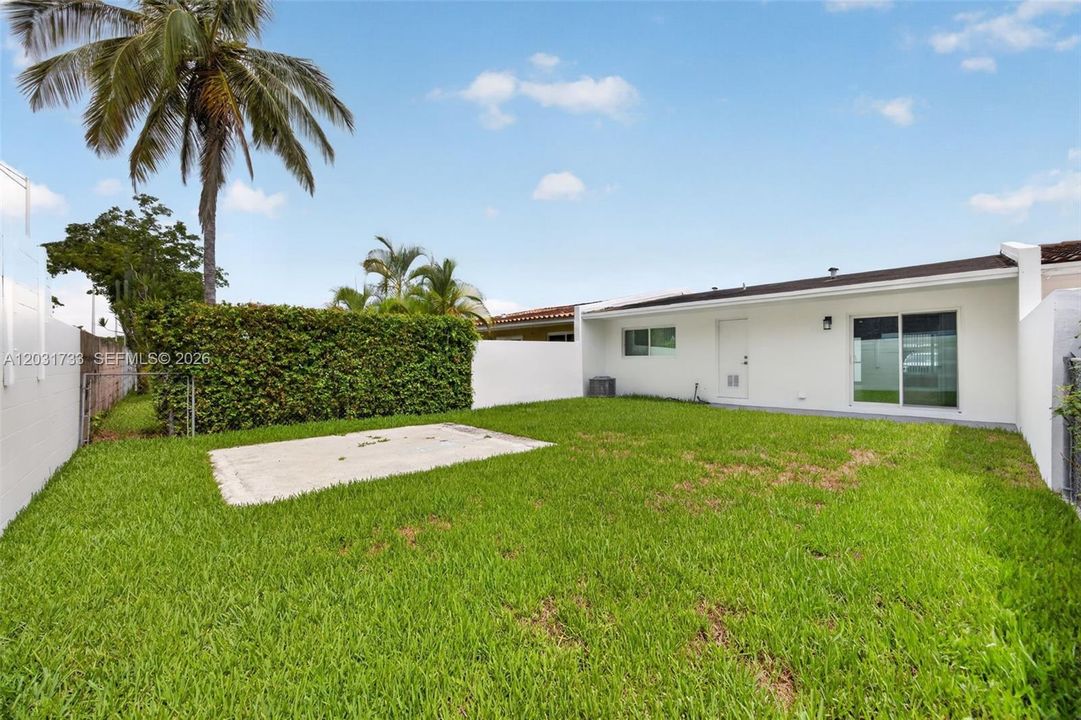 For Rent: $2,850 (2 beds, 1 baths, 960 Square Feet)