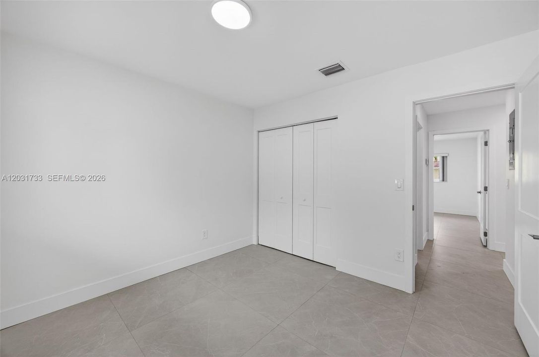 For Rent: $2,850 (2 beds, 1 baths, 960 Square Feet)