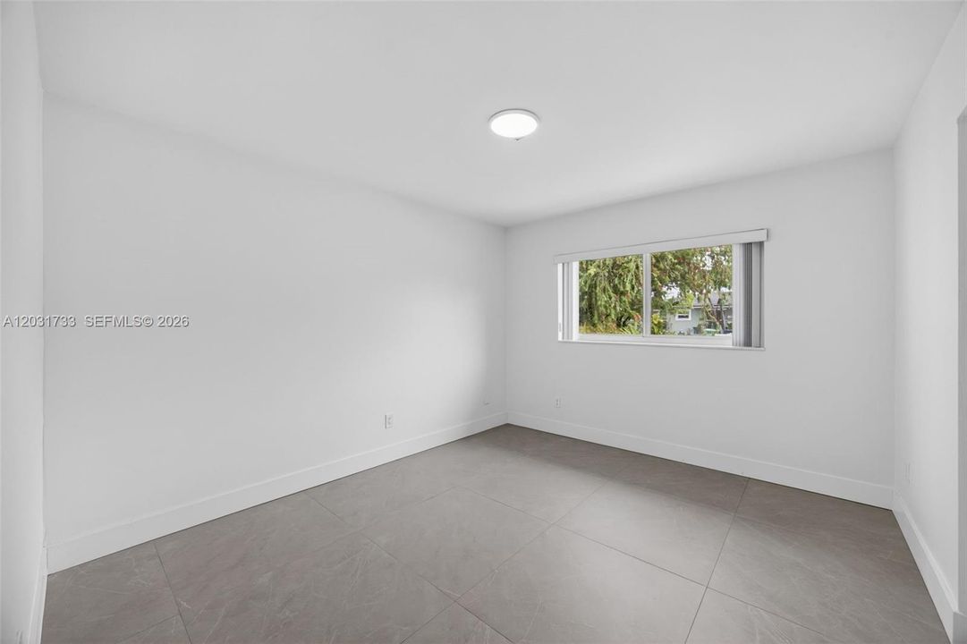 For Rent: $2,850 (2 beds, 1 baths, 960 Square Feet)