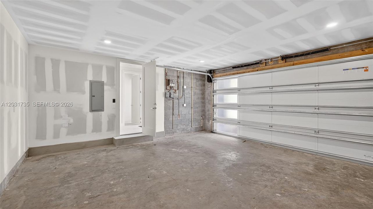 На продажу: $899,000 (3 спален, 2 ванн, 2040 Квадратных фут)
