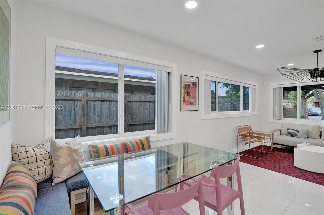 For Sale: $449,000 (2 beds, 1 baths, 965 Square Feet)