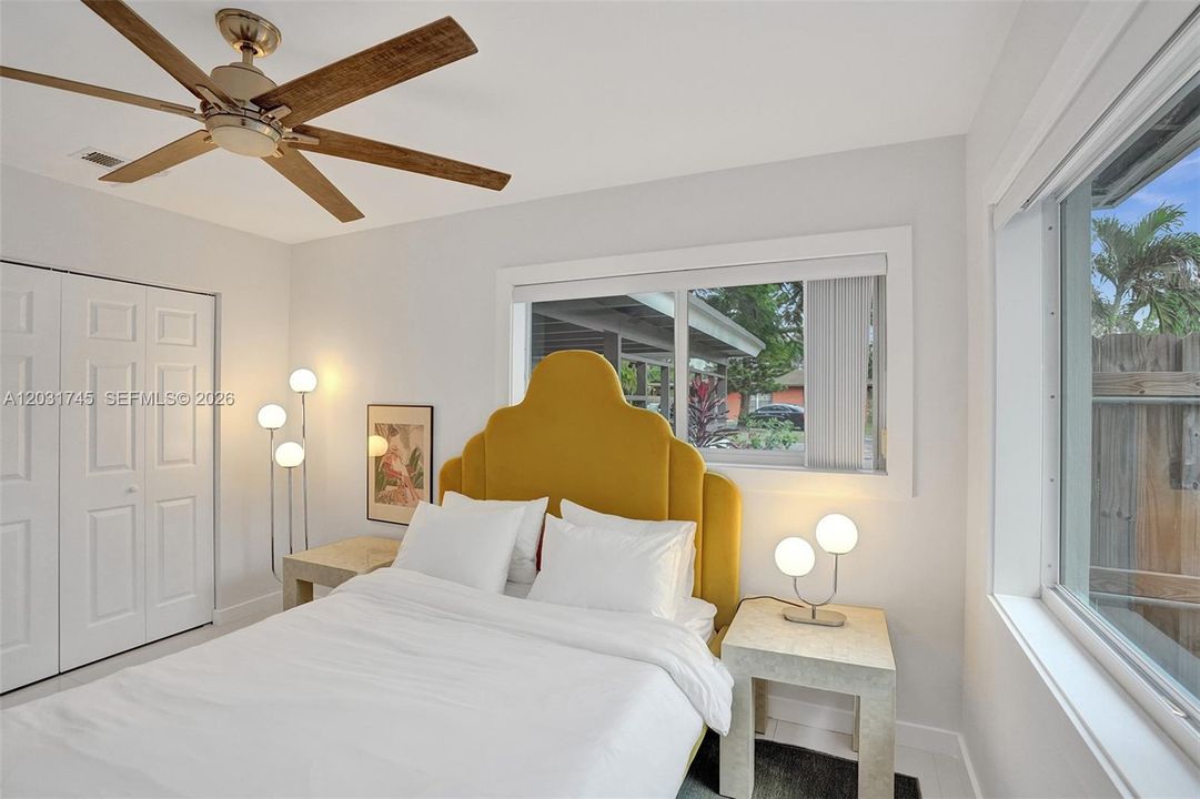 For Sale: $449,000 (2 beds, 1 baths, 965 Square Feet)