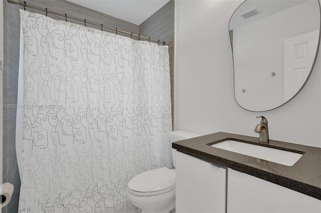 For Sale: $449,000 (2 beds, 1 baths, 965 Square Feet)