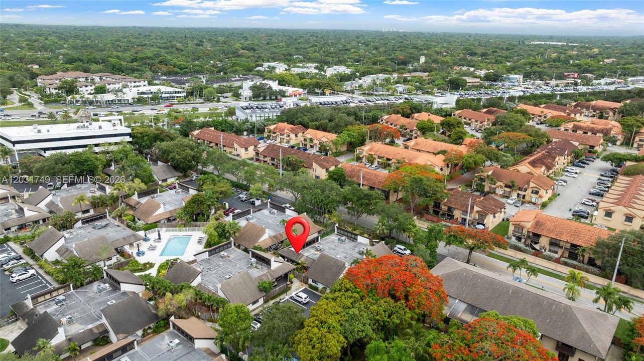 For Sale: $475,000 (2 beds, 2 baths, 915 Square Feet)