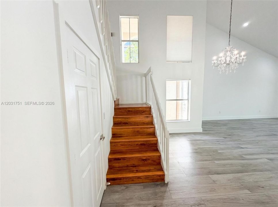 For Rent: $4,450 (3 beds, 2 baths, 1919 Square Feet)