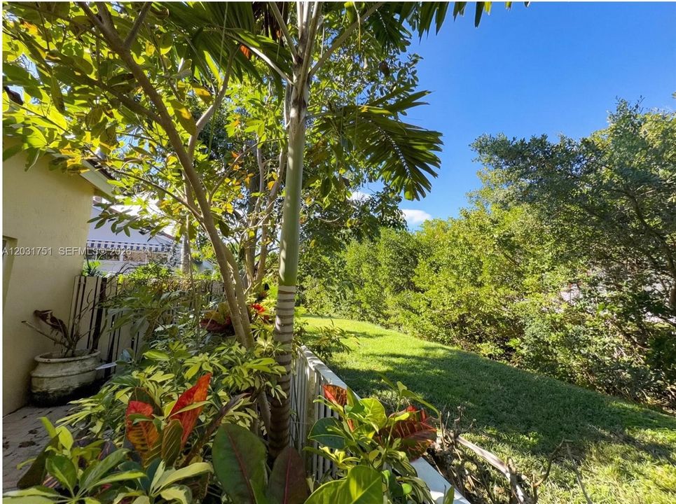 For Rent: $4,450 (3 beds, 2 baths, 1919 Square Feet)