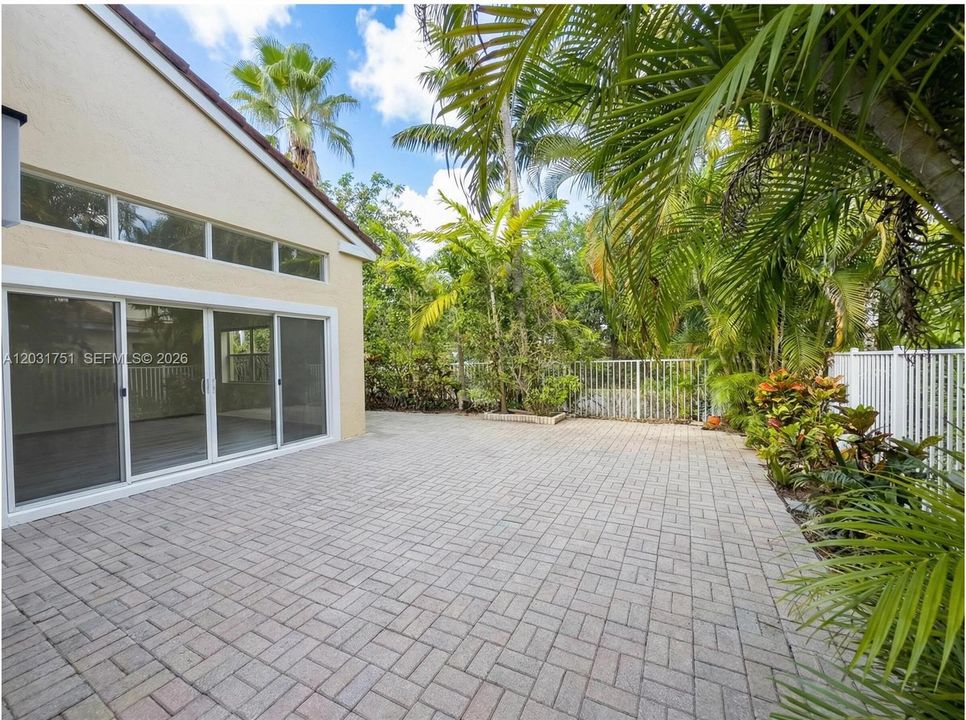 For Rent: $4,450 (3 beds, 2 baths, 1919 Square Feet)