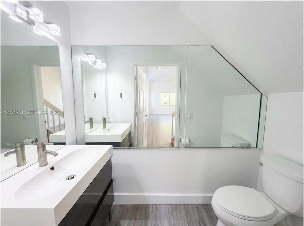 For Rent: $4,450 (3 beds, 2 baths, 1919 Square Feet)