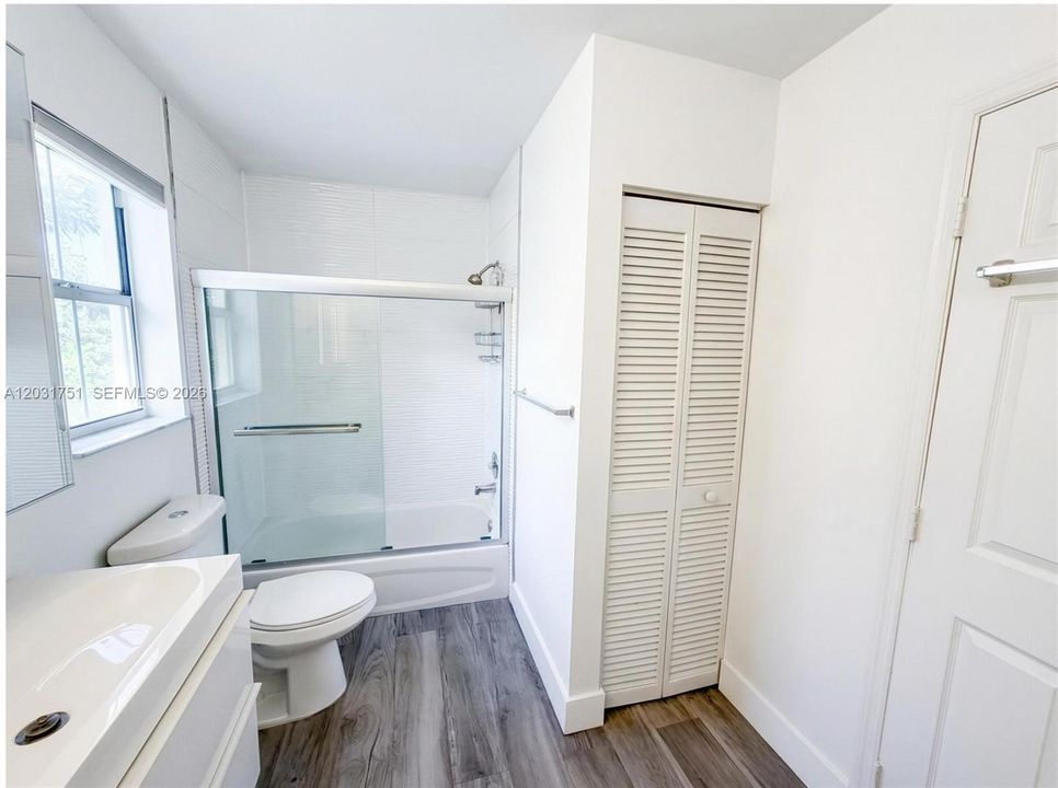For Rent: $4,450 (3 beds, 2 baths, 1919 Square Feet)