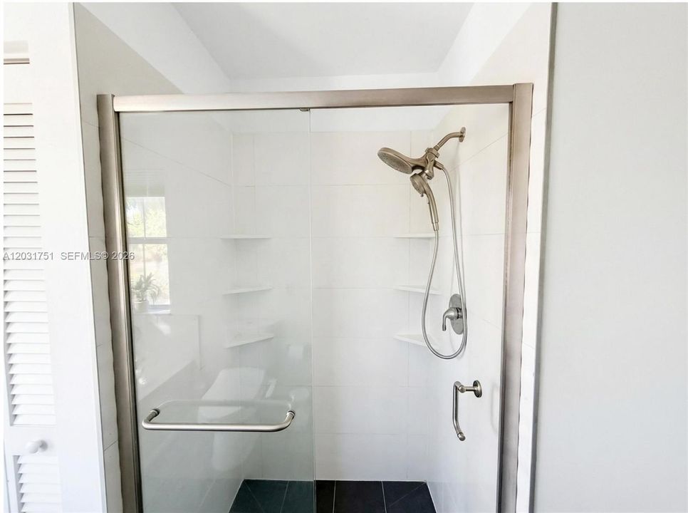 For Rent: $4,450 (3 beds, 2 baths, 1919 Square Feet)