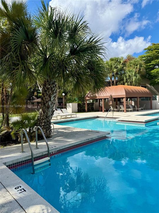 For Rent: $2,500 (2 beds, 2 baths, 1312 Square Feet)