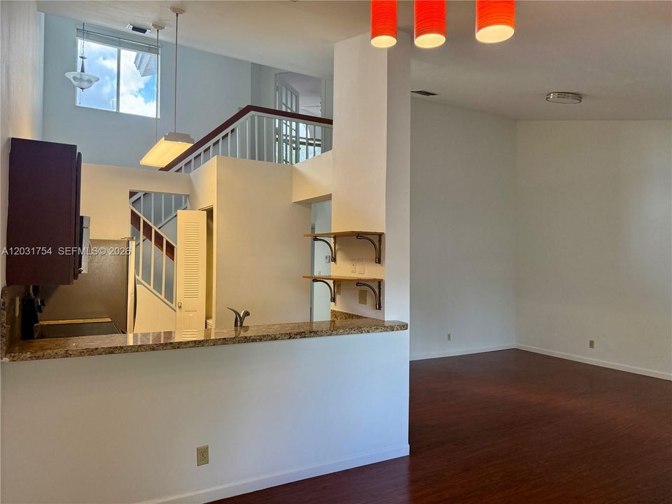 For Rent: $2,500 (2 beds, 2 baths, 1312 Square Feet)