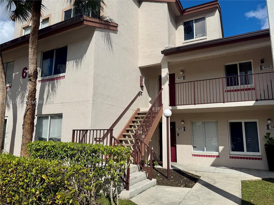 For Rent: $2,500 (2 beds, 2 baths, 1312 Square Feet)