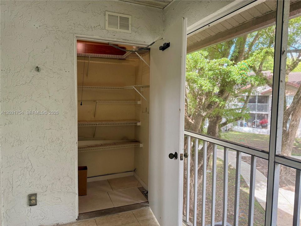 For Rent: $2,500 (2 beds, 2 baths, 1312 Square Feet)