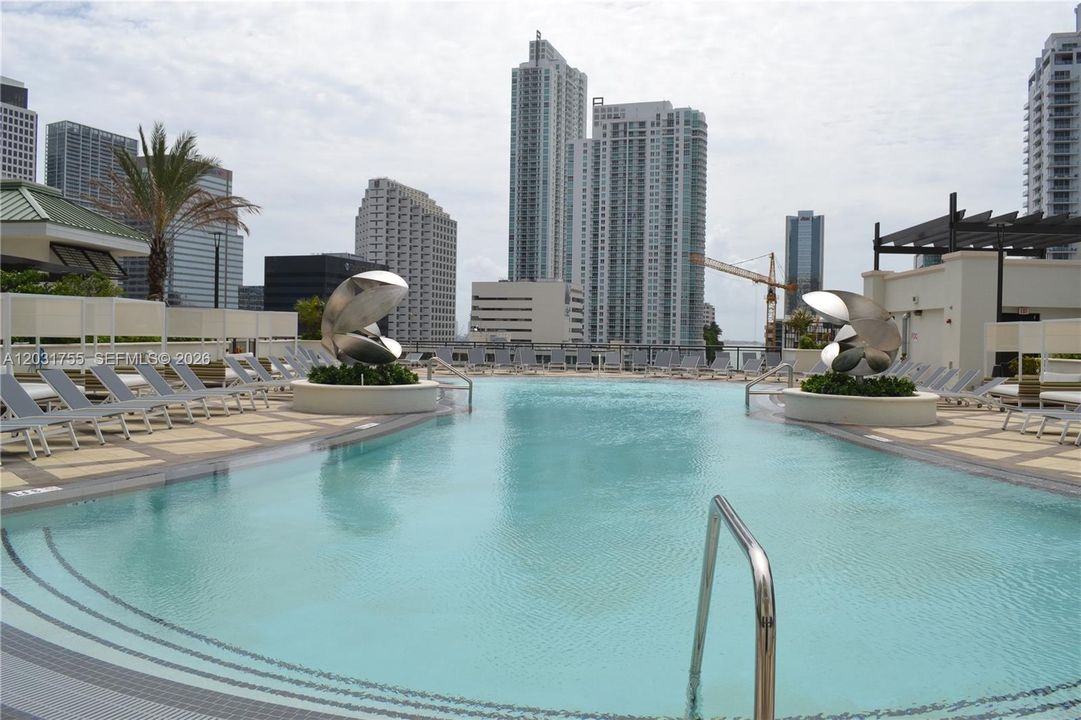 For Rent: $5,200 (3 beds, 2 baths, 1438 Square Feet)