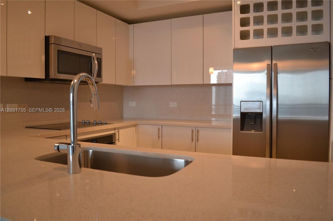 For Rent: $5,200 (3 beds, 2 baths, 1438 Square Feet)