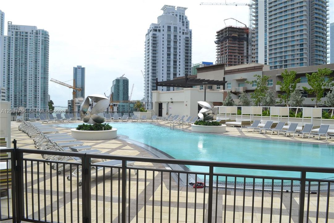For Rent: $5,200 (3 beds, 2 baths, 1438 Square Feet)