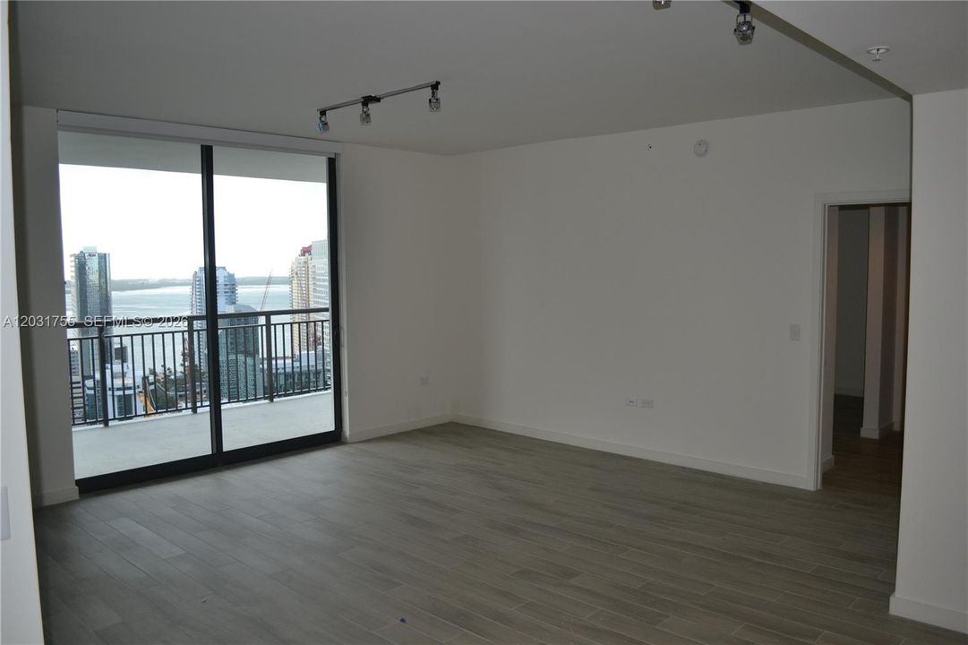 For Rent: $5,200 (3 beds, 2 baths, 1438 Square Feet)
