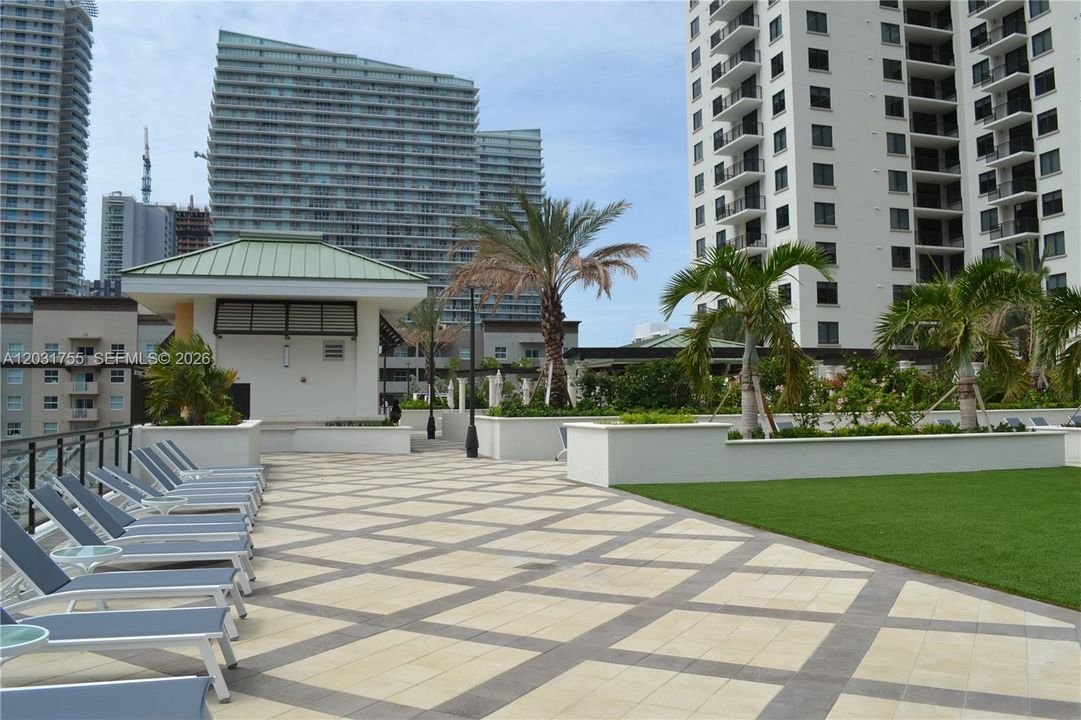 For Rent: $5,200 (3 beds, 2 baths, 1438 Square Feet)
